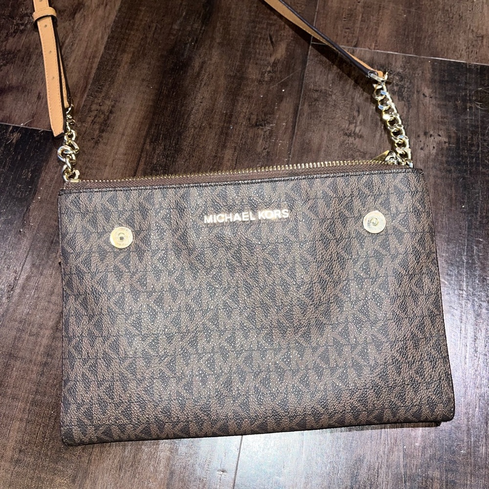Michael Kors Karla Brown/Acorn/Gold Leather East West Crossbody - Picture 13 of 14